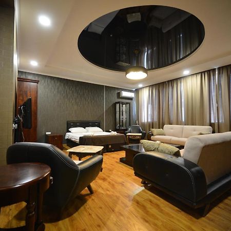 Green Hotel バトゥーミ エクステリア 写真
