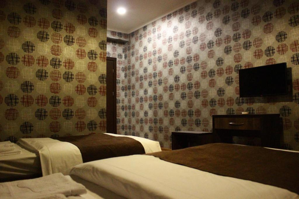 Green Hotel バトゥーミ エクステリア 写真